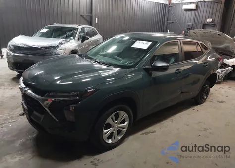 2025 Chevrolet Trax Fwd Ls z USA, uszkodzony, nr VIN KL77LFEPXSC070988